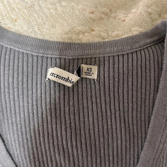 Abercrombie‎ Knit Top - Picture 2 of 3